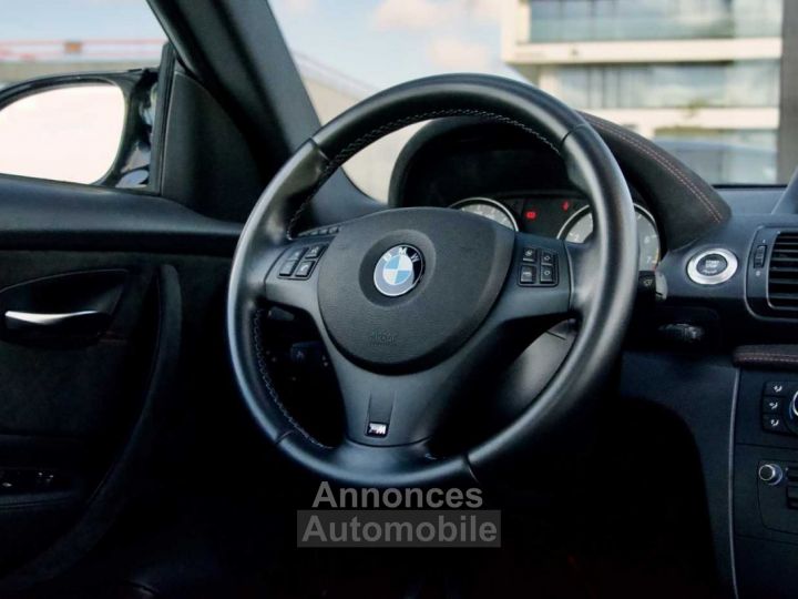 BMW M1 1M Coupé Rare Mint Condition Navi Chrome - 27