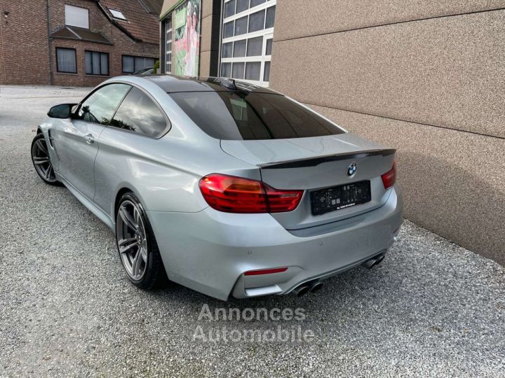 BMW M4 Coupé 3.0 DKG Carbon - 4