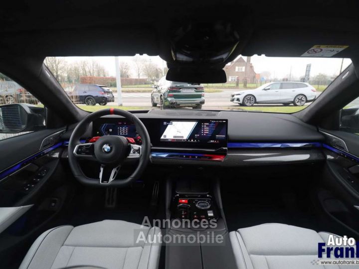 BMW M5 TOURING 360CAM PANO CARBON DRIV PRO B&W - 29