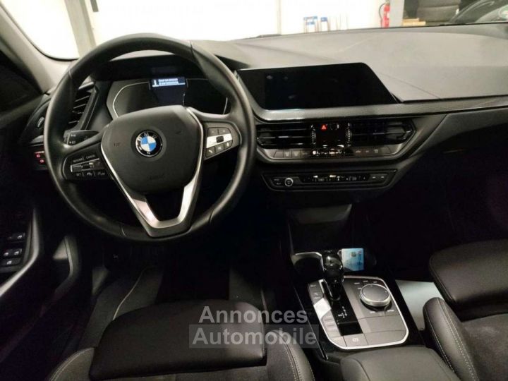 BMW Série 1 118 iA Hatch Sportline - 4