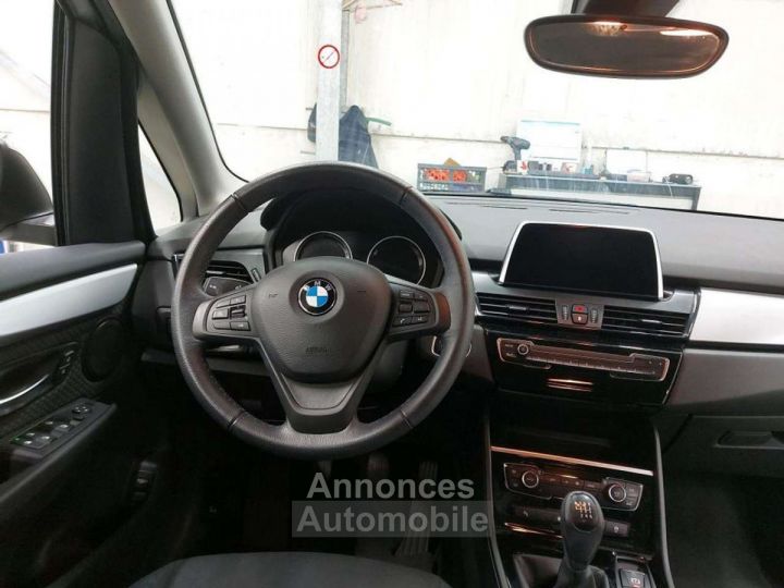 BMW Série 2 Active Tourer 216 d - 6