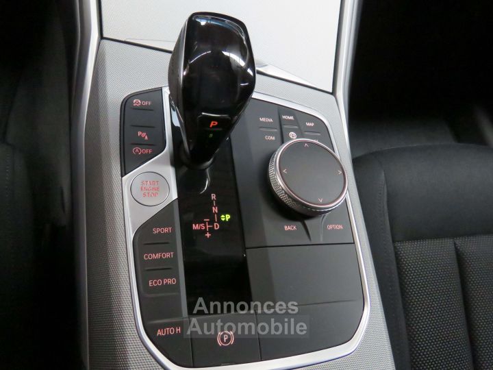 BMW Série 3 320 i Automaat - Navi - LED - Cruise - PDC - ALU - 15
