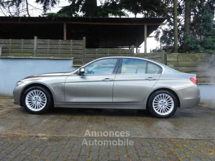 BMW Série 3 330 330eA IPerformance Plug-In Hybrid Luxury Line - 2