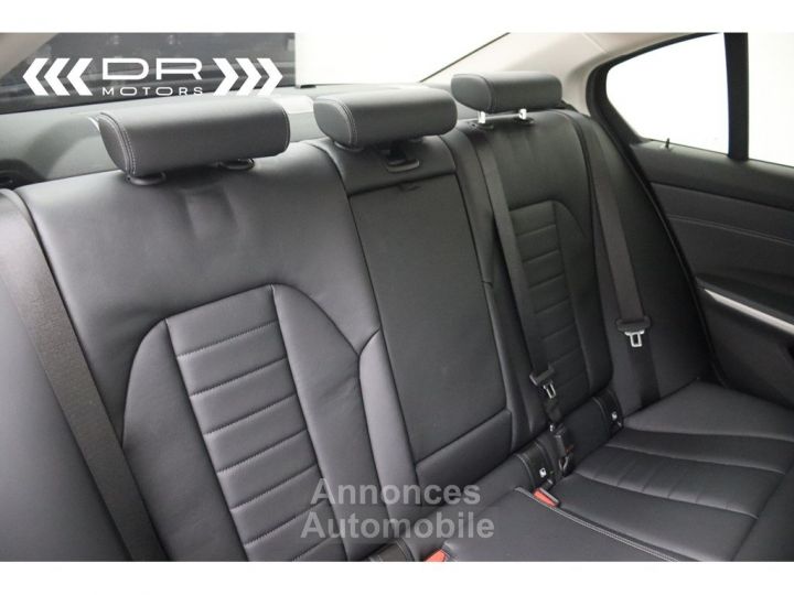 BMW Série 3 330 e ADVANTAGE - LEDER NAVI LED DAB HiFi - 14