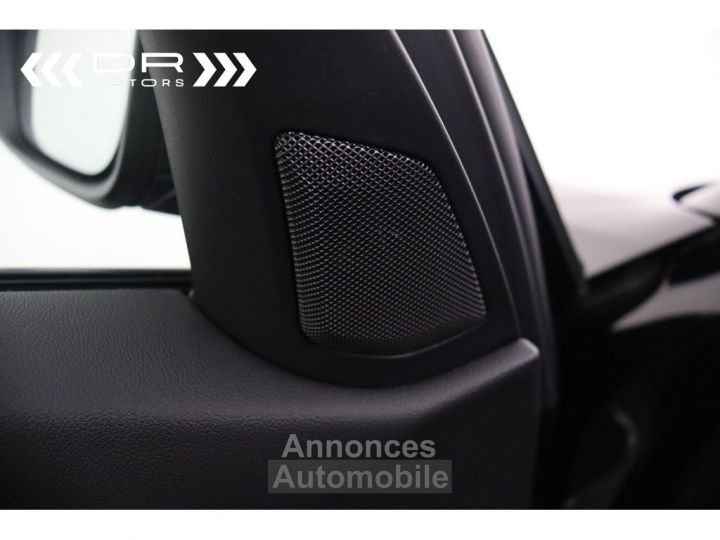 BMW Série 3 330 e ADVANTAGE - LEDER NAVI LED DAB HiFi - 44