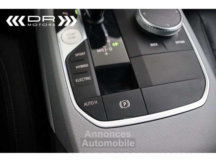 BMW Série 3 330 e ADVANTAGE - LEDER NAVI LED DAB HiFi - 30