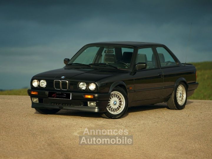 BMW Série 3 BMW E30 325i 2.5L M20B25 170ch - 59.900 kms - Carnet d'origine complet - Boite Manuelle - Toit Ouvrant - Sièges chauffants - 1