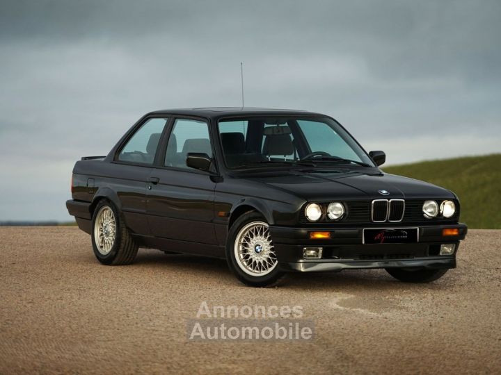 BMW Série 3 BMW E30 325i 2.5L M20B25 170ch - 59.900 kms - Carnet d'origine complet - Boite Manuelle - Toit Ouvrant - Sièges chauffants - 2