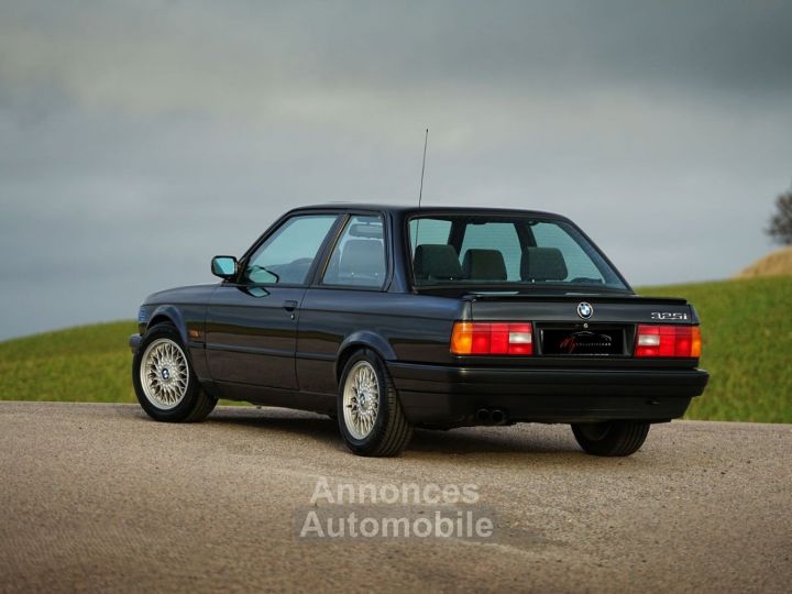 BMW Série 3 BMW E30 325i 2.5L M20B25 170ch - 59.900 kms - Carnet d'origine complet - Boite Manuelle - Toit Ouvrant - Sièges chauffants - 3