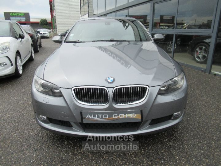 BMW Série 3 CAB E93 325i Luxe A - 2