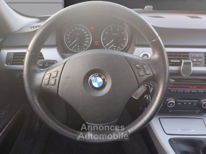 BMW Série 3 SERIE E90 318i 129ch Confort - 12