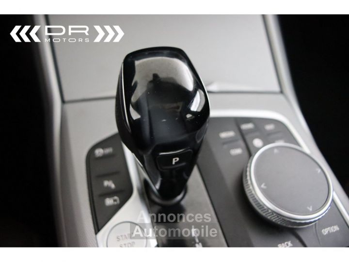 BMW Série 3 Touring 330 e ADVANTAGE - NAVI KEYLESS ENTRY PANODAK DAB HIFI - 29