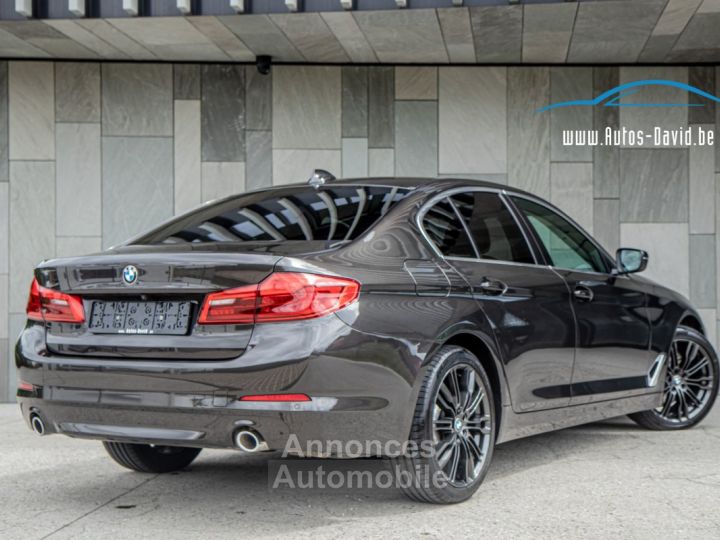 BMW Série 5 520iA Sportline - AUTOMAAT -  HISTORIEK - LEDER - CAMERA - SFEERVERLICHTING - KEYLESS START - AIRCO - 42