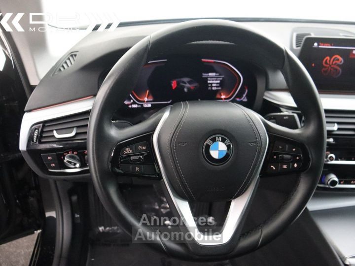 BMW Série 5 530 iA - LED NAVI PROFESSIONAL COCKPIT ALU 18" - 34