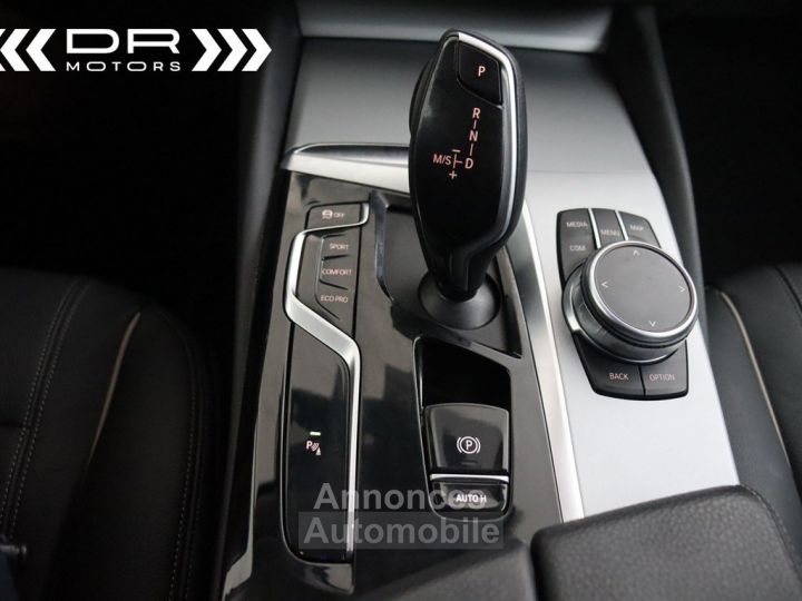 BMW Série 5 Touring  518 dA FACELIFT BUSINESS EDITION - LEDER NAVI PROFESSIONAL LED MIRROR LINK - 29