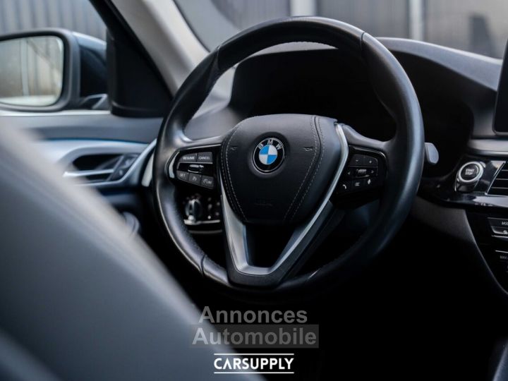 BMW Série 5 Touring  530 e Hybrid - Pano dak - BTW Aftrekbaar - 17