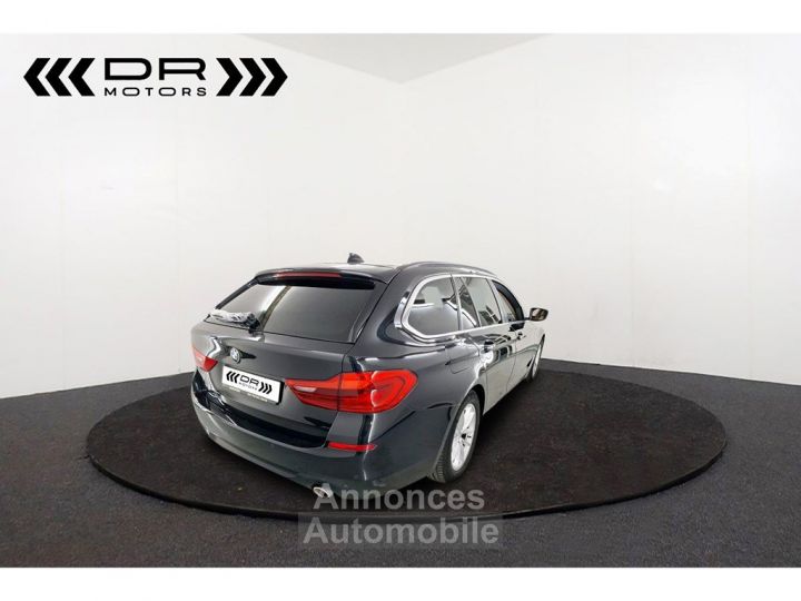 BMW Série 5 Touring 520 dA - NAVI LEDER PANODAK KEYLESS ENTRY - 3