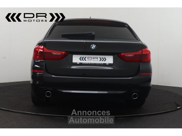 BMW Série 5 Touring 520 dA - NAVI LEDER PANODAK KEYLESS ENTRY - 8