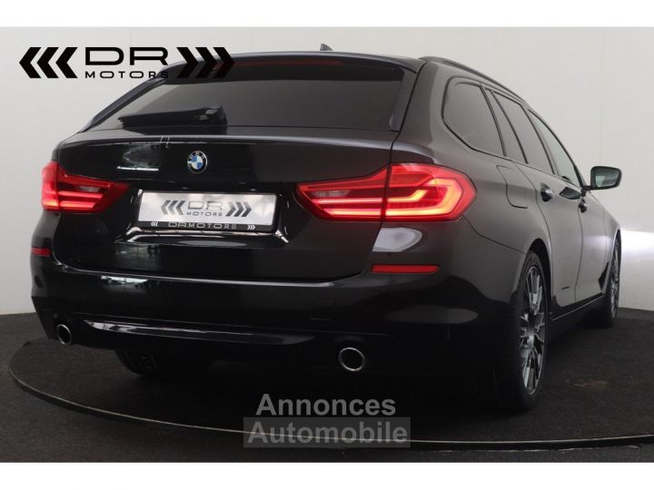 BMW Série 5 Touring 520 dA - NAVI LEDER PANODAK KEYLESS ENTRY - 9