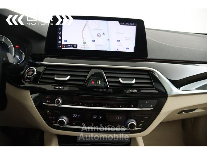 BMW Série 5 Touring 520 dA - NAVI LEDER PANODAK KEYLESS ENTRY - 17