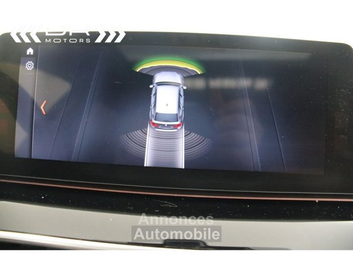 BMW Série 5 Touring 520 dA - NAVI LEDER PANODAK KEYLESS ENTRY - 22