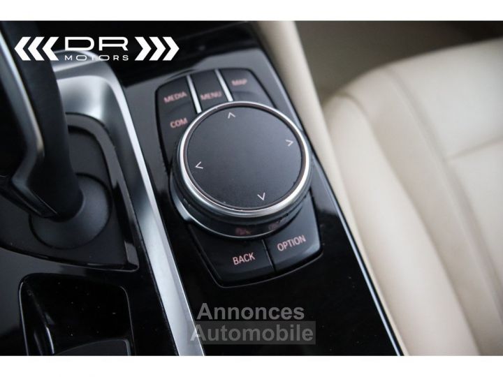 BMW Série 5 Touring 520 dA - NAVI LEDER PANODAK KEYLESS ENTRY - 30