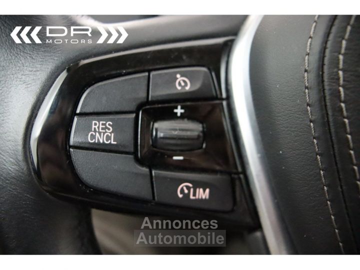 BMW Série 5 Touring 520 dA - NAVI LEDER PANODAK KEYLESS ENTRY - 33