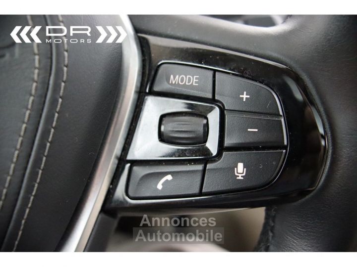 BMW Série 5 Touring 520 dA - NAVI LEDER PANODAK KEYLESS ENTRY - 36