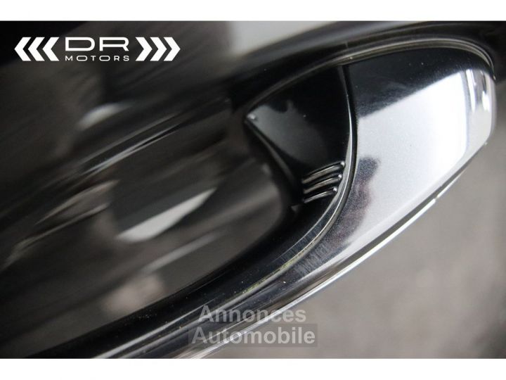 BMW Série 5 Touring 520 dA - NAVI LEDER PANODAK KEYLESS ENTRY - 44