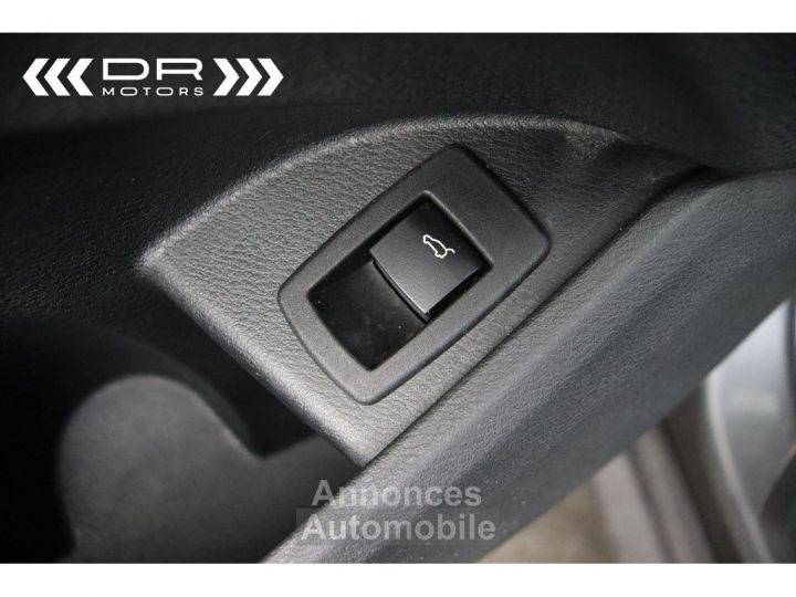 BMW X1 16d sDrive ADVANTAGE BUSINESS - NAVI LEDER TREKHAAK - 32