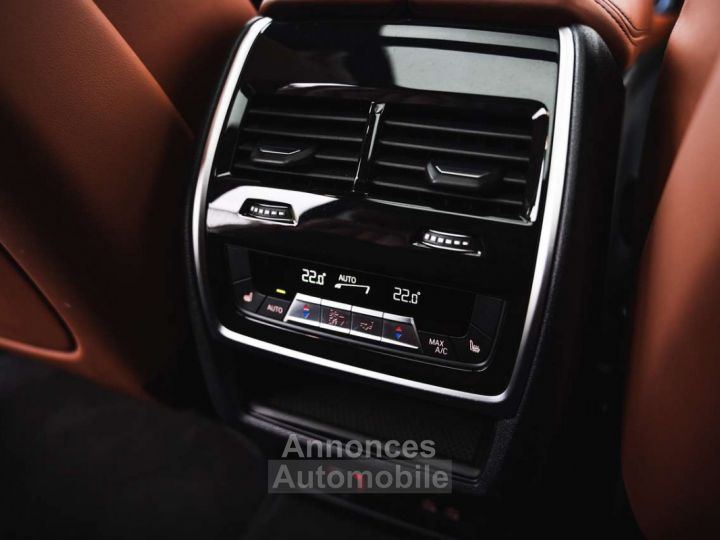 BMW X7 xDrive40d HarmanKardon Pano Alcantara - 25