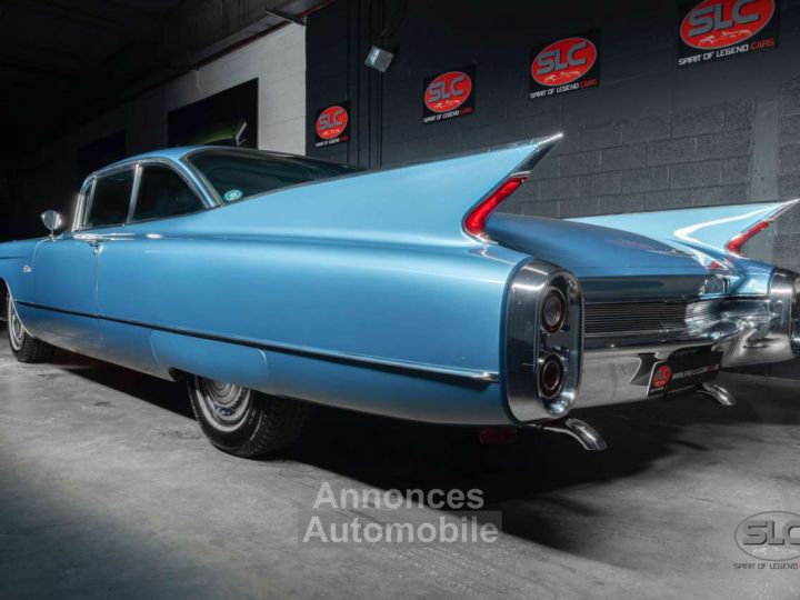 Cadillac Coupe DeVille 1960 Series Sixty-Two - 3