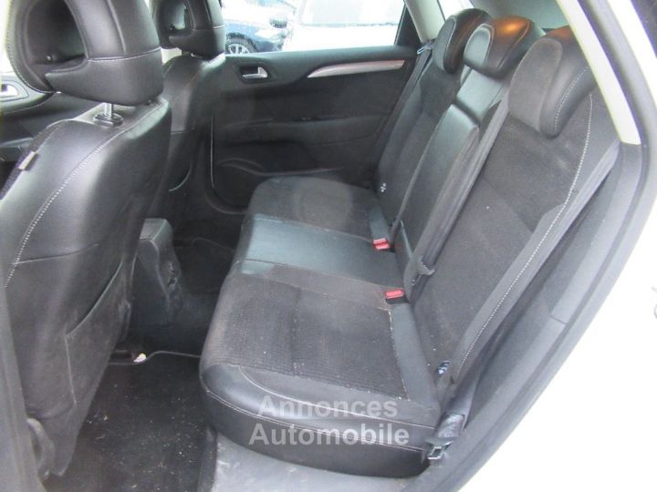 Citroen C4 VTi 120 Exclusive - 8