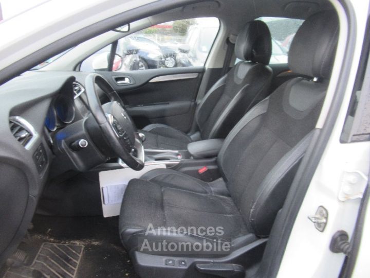 Citroen C4 VTi 120 Exclusive - 10