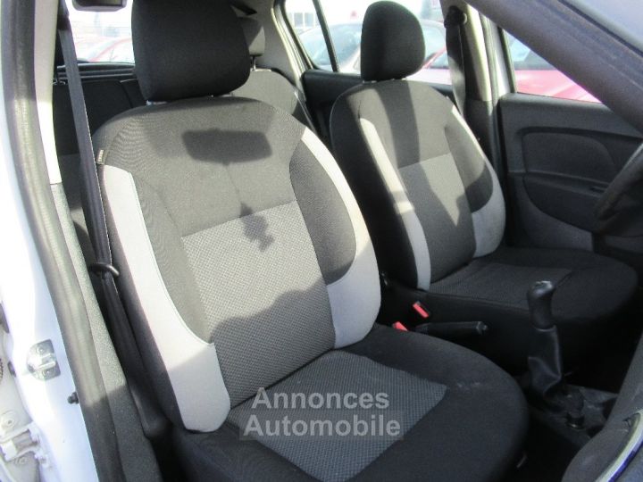 Dacia Sandero 1.2 16V 75  - 9