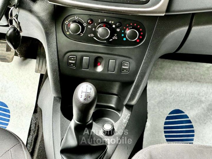 Dacia Sandero 1.5 dCi 90cv Laureate 5 Portes - 12