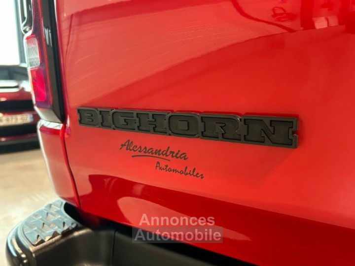 Dodge Ram 1500 5.7L HEMI BIG HORN CREW CAB BUILT TO SERVE 4X4 - 9