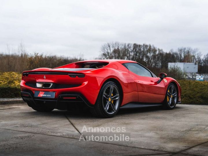 Ferrari 296 GTB Rosso Corsa Carbon Seats Carplay Lift - 4