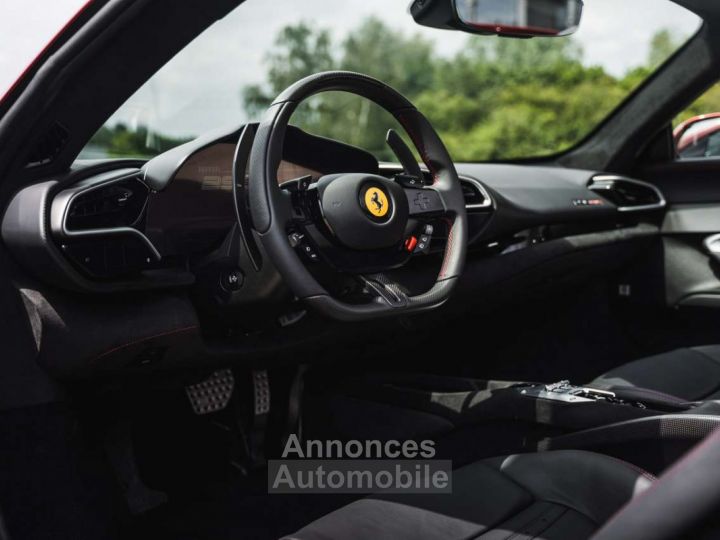 Ferrari 296 GTS Rosso Fiorano Carbon - 16