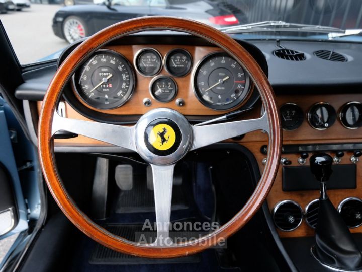 Ferrari 365 GT 2+2 - 31