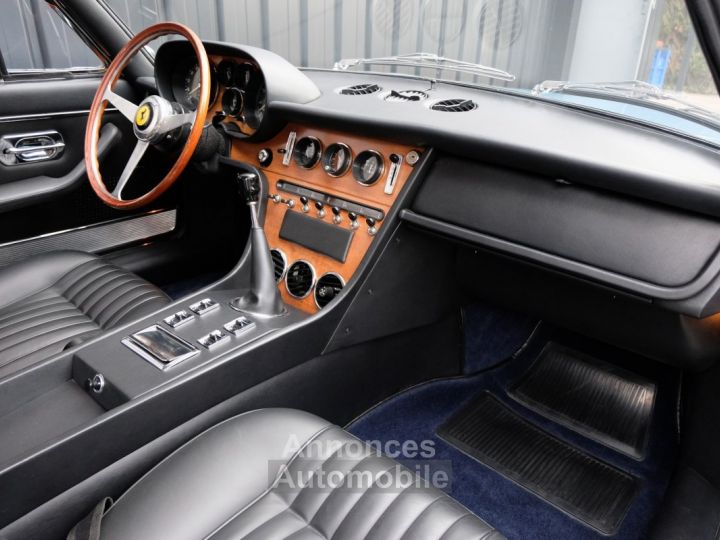 Ferrari 365 GT 2+2 - 36
