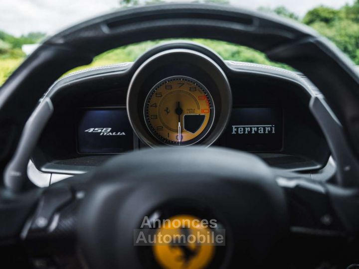 Ferrari 458 Italia Belgian Full Service History Carbon - 14