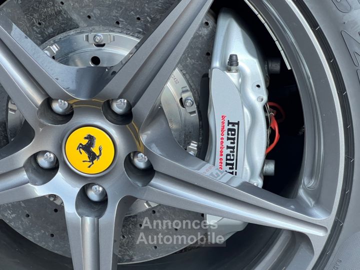 Ferrari 458 Italia Ferrari 458 Italia - LOA 1720 euros par mois - Rosso Scuderia - baquets carbone - volant LED - 6