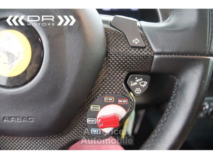 Ferrari 458 Italia 'SCUDERIA FERRARI' SHIELDS - LIFT IN PERFECT CONDITION - 31