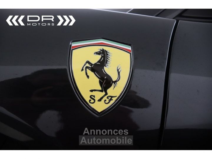 Ferrari 458 Italia 'SCUDERIA FERRARI' SHIELDS - LIFT IN PERFECT CONDITION - 39