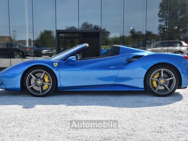 Ferrari 488 Spider 3.9 Turbo V8 F1 (EU6c) LIFT CARBON - 3