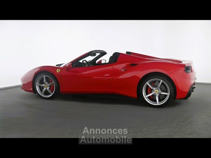 Ferrari 488 Spider V8 3.9 T 670ch - 12