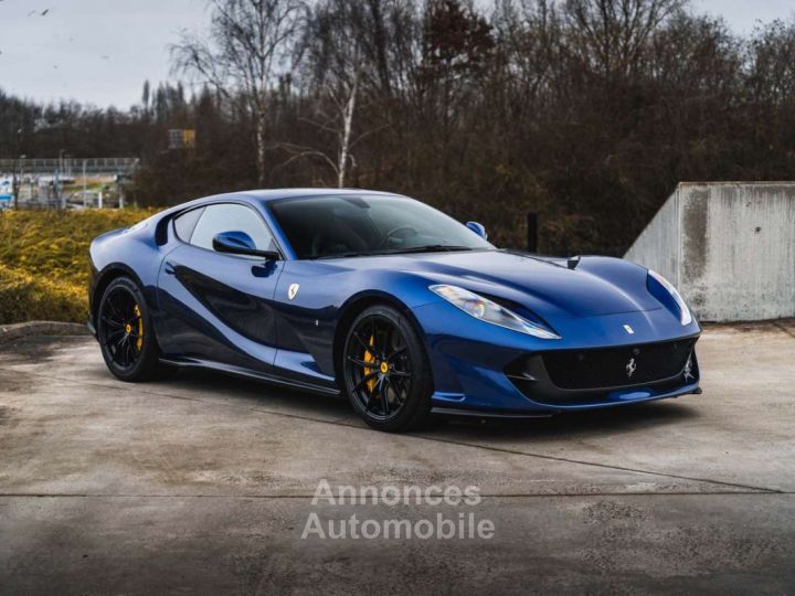 Ferrari 812 Superfast Carbon Alcantara Belgian - 1