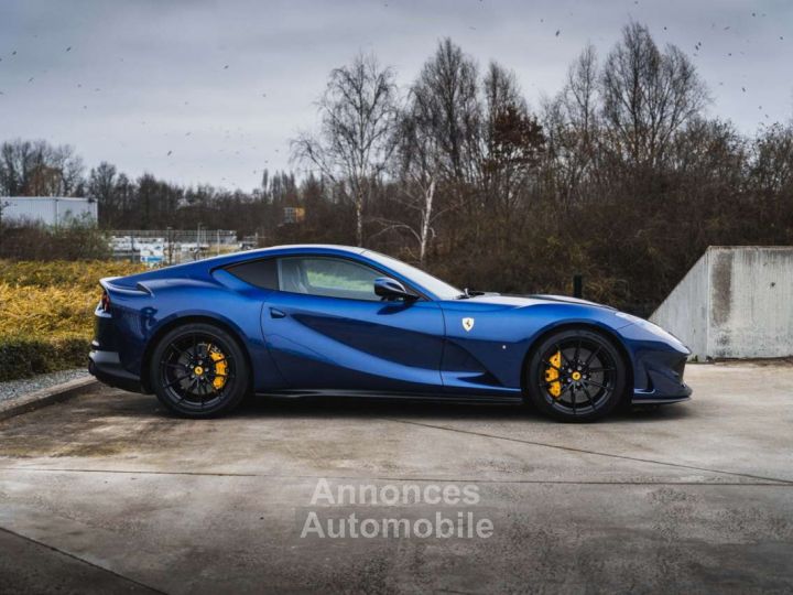 Ferrari 812 Superfast Carbon Alcantara Belgian - 8