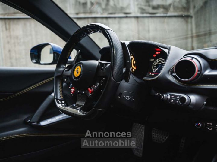 Ferrari 812 Superfast Carbon Alcantara Belgian - 23